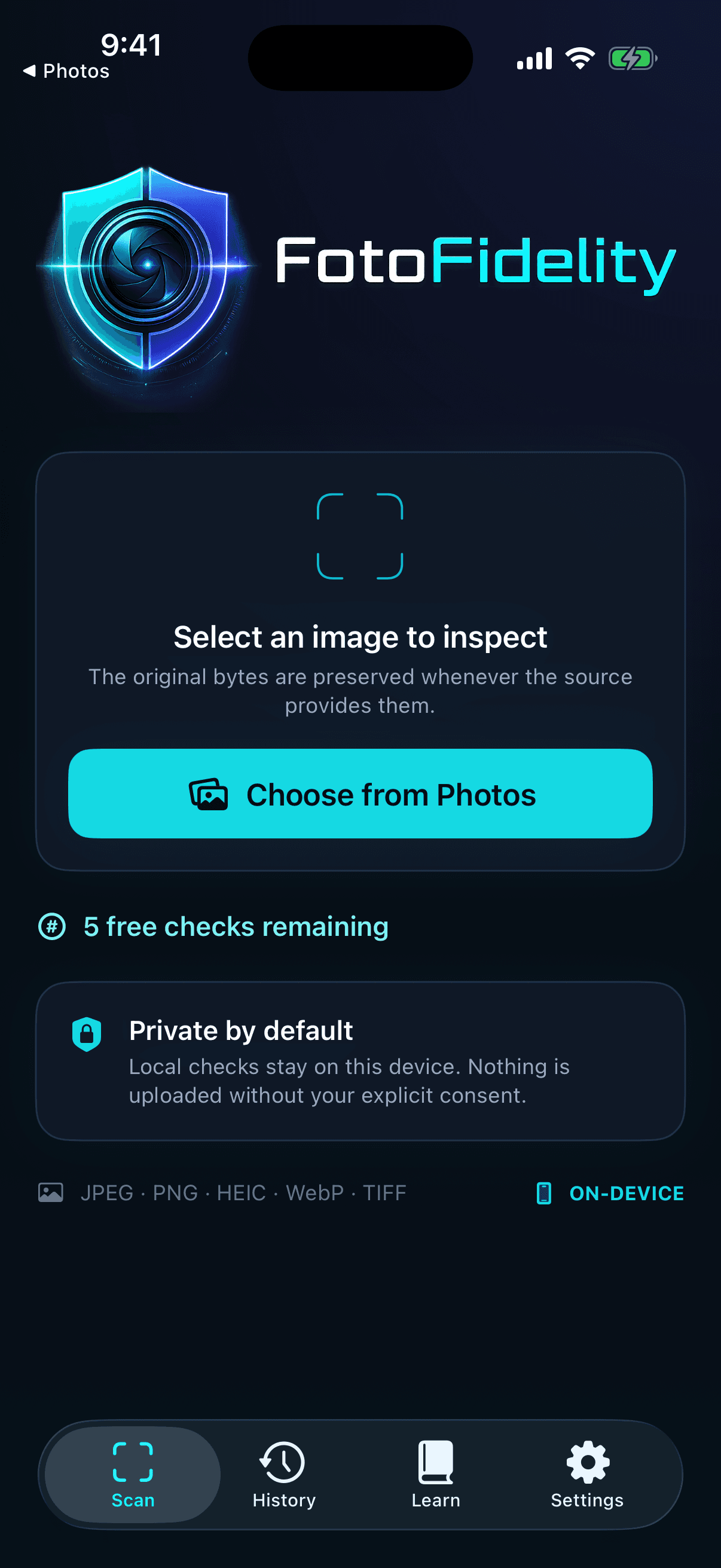 FotoFidelity scan screen ready to inspect an image privately.