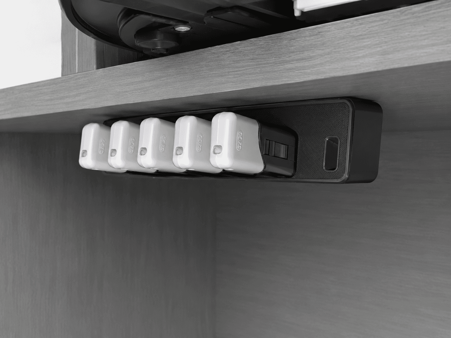 Under Desk USB Storage Mount – 6 USB Organizer 3D model preview